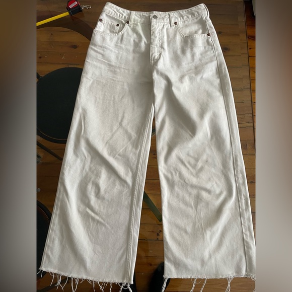SOLD - CHEAP MONDAY White cropped 100% cotton jeans - Picture 2 of 6
